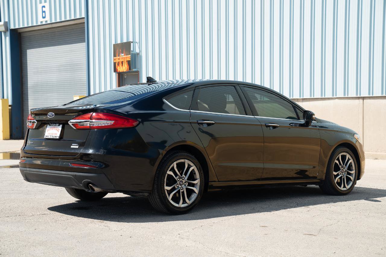 Used 2020 Ford Fusion SEL FWD image 13