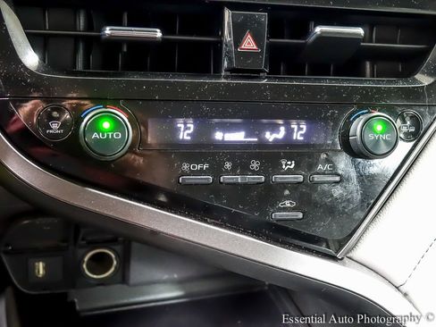 Used 2024 Toyota Camry SE image 16