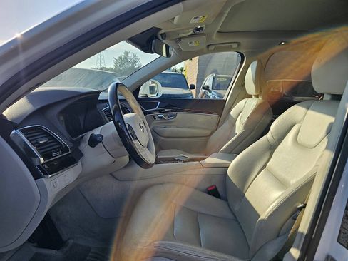 Used 2016 Volvo XC90 T6 Momentum AWD/4WD image 13