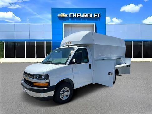 New 2026 Chevrolet Express 3500 w/ Power Convenience Package RWD image 7