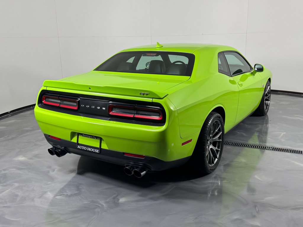 Used 2015 Dodge Challenger SRT w/ Technology Group RWD image 5