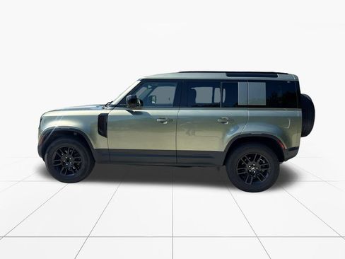 Used 2025 Land Rover Defender 110 S AWD/4WD image 4