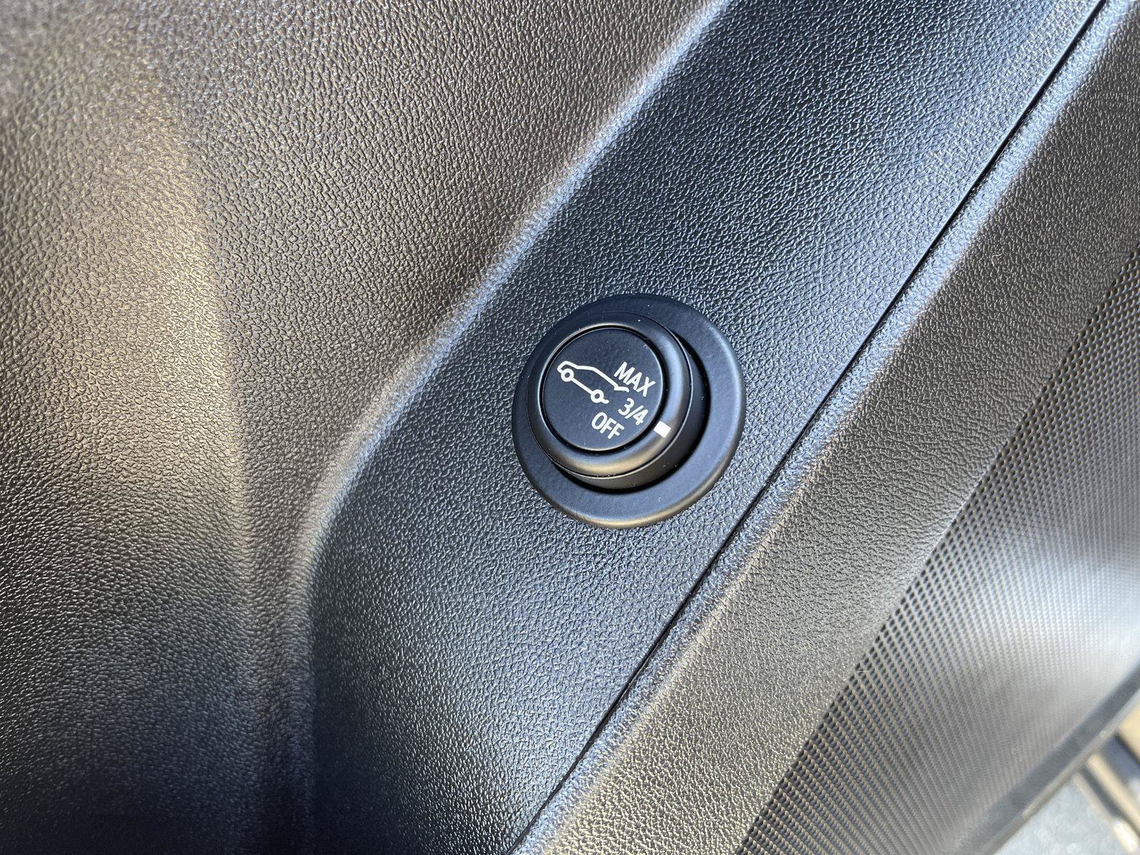 Used 2024 Chevrolet Equinox LT FWD image 13