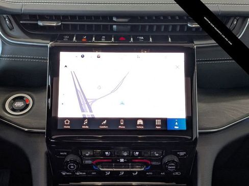 New 2025 Jeep Grand Cherokee Overland w/ Luxury Tech Group IV AWD/4WD image 19