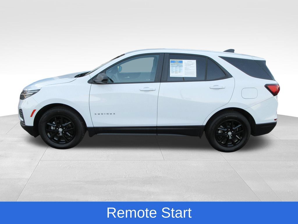 Used 2024 Chevrolet Equinox LS w/ LS Convenience Package FWD image 2