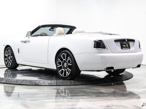 Used 2017 Rolls-Royce Dawn RWD image 13