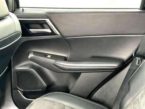 Used 2024 Mitsubishi Outlander SE Black Edition image 21