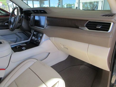 Used 2022 GMC Yukon XL Denali image 27