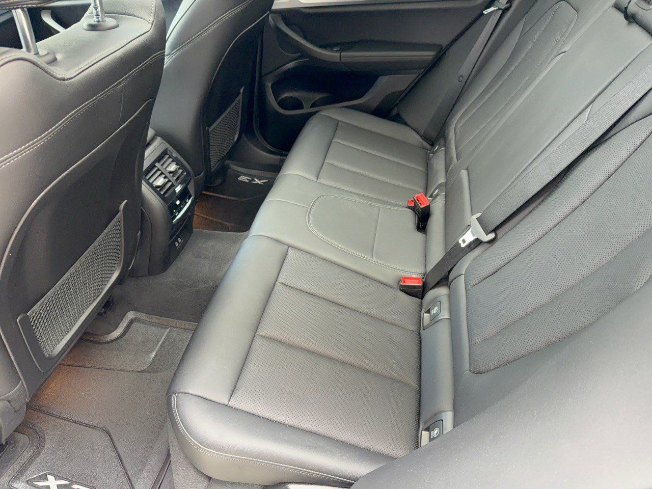Used 2024 BMW X3 sDrive30i w/ Premium Package RWD image 25