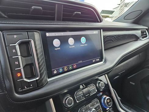 Used 2021 GMC Yukon Denali w/ Denali Premium Package image 34