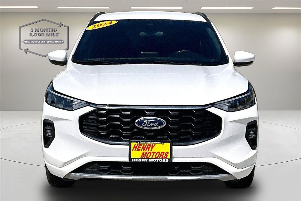 Used 2024 Ford Escape ST-Line Select AWD/4WD image 2