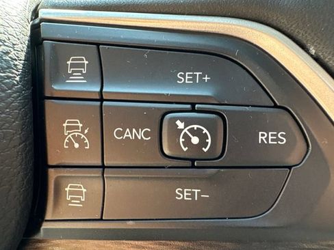 Used 2023 Jeep Grand Cherokee L Laredo w/ Luxury Tech Group I AWD/4WD image 28
