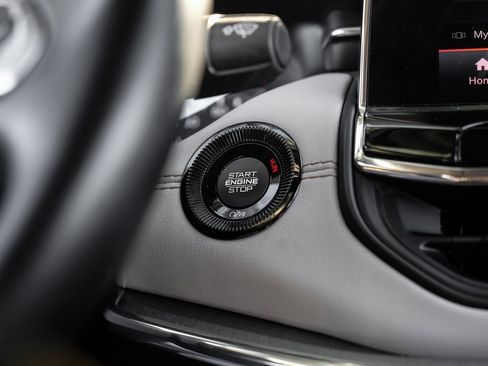 Used 2022 Jeep Compass Limited image 29