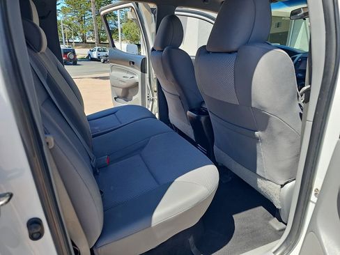 Used 2014 Toyota Tacoma 4x4 Double Cab w/ TRD Sport Package image 11