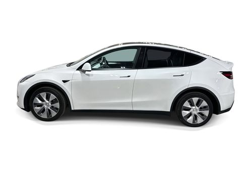 Certified 2023 Tesla Model Y Long Range AWD/4WD image 3