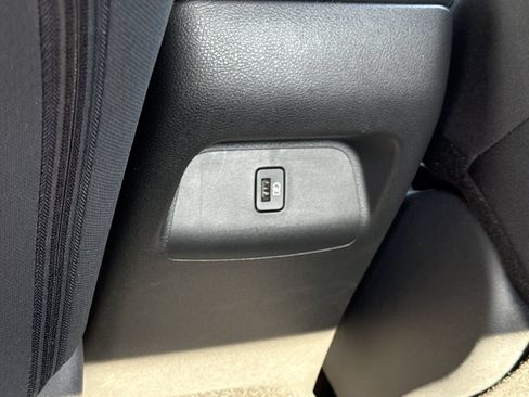 Used 2025 Nissan Sentra SV FWD image 11