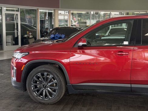 Used 2023 Chevrolet Traverse RS AWD/4WD image 9