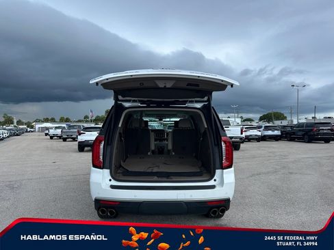Used 2021 GMC Yukon XL Denali w/ Denali Premium Package RWD image 16