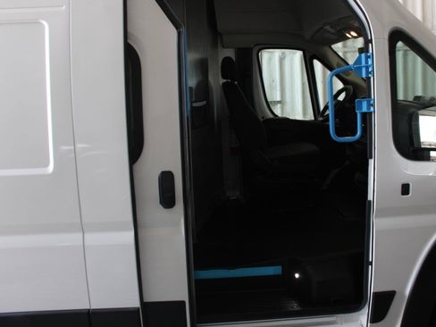 Used 2024 RAM ProMaster 3500 w/ Delivery Van Package FWD image 15
