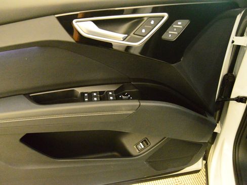 Certified 2023 Audi Q4 e-tron Premium Plus w/ Premium Plus image 26