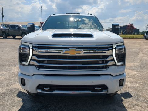 Used 2026 Chevrolet Silverado 3500 High Country w/ High Country Premium Package AWD/4WD image 7
