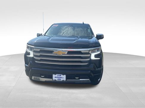 Used 2022 Chevrolet Silverado 1500 High Country w/ High Country Premium Package image 9