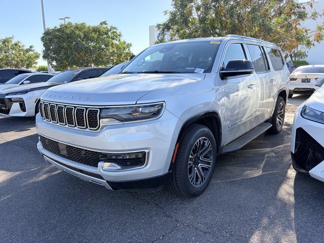 Used 2024 Jeep Wagoneer L Series II w/ Flexible Seating Group AWD/4WD image 1