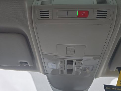 New 2025 Volkswagen Taos SEL image 26