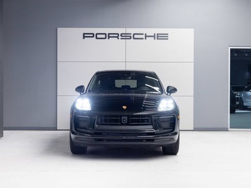 Certified 2026 Porsche Macan AWD/4WD image 10