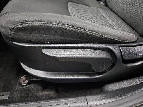 Used 2023 Kia Sportage LX image 29