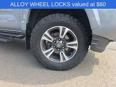Used 2019 Toyota Tacoma TRD Sport AWD/4WD image 11