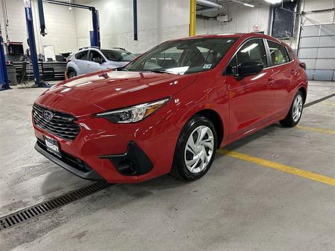 Certified 2025 Subaru Impreza 2.0i image 4