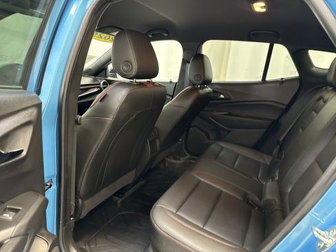 Used 2025 Chevrolet Trax RS w/ Driver Confidence Package image 14