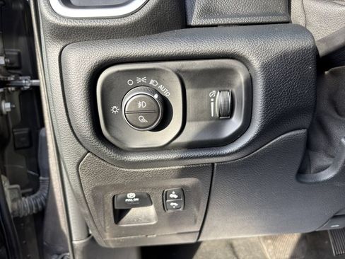 Used 2022 RAM 1500 Big Horn AWD/4WD image 31