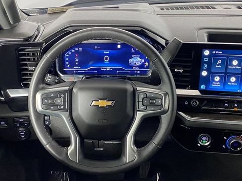 Used 2022 Chevrolet Silverado 1500 LT AWD/4WD image 17