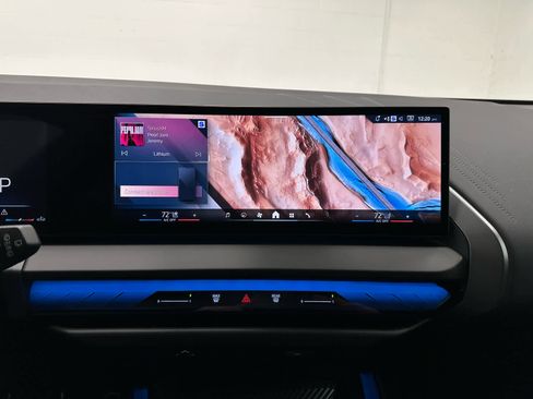 Used 2025 BMW X3 xDrive30i w/ Premium Package image 30