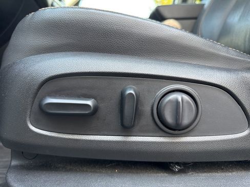 Used 2019 Chevrolet Traverse Premier w/ Redline Edition image 12