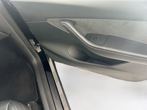 Used 2022 Tesla Model Y Performance image 31