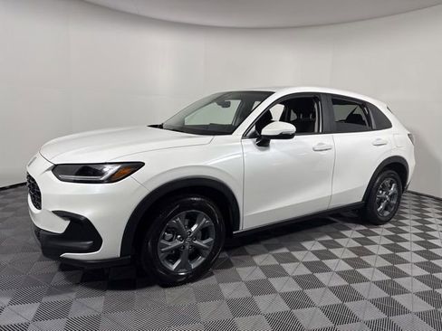 New 2026 Honda HR-V LX image 2