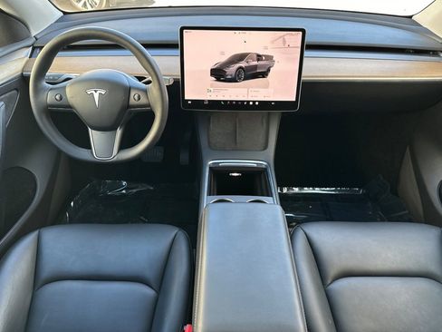 Used 2023 Tesla Model Y Long Range image 3