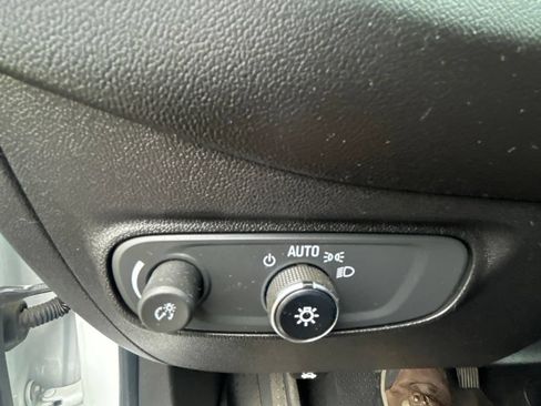 Used 2019 Chevrolet Equinox LT w/ LPO, Blackout Package FWD image 27
