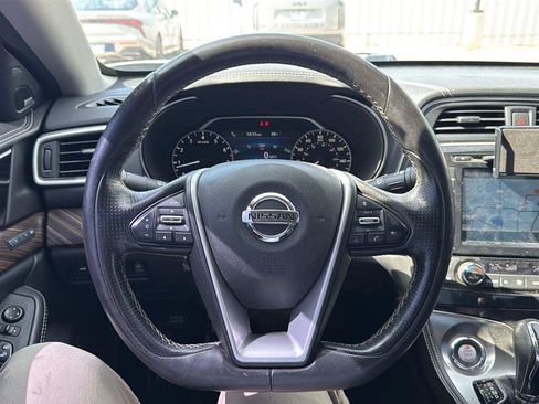 Used 2017 Nissan Maxima Platinum FWD image 3