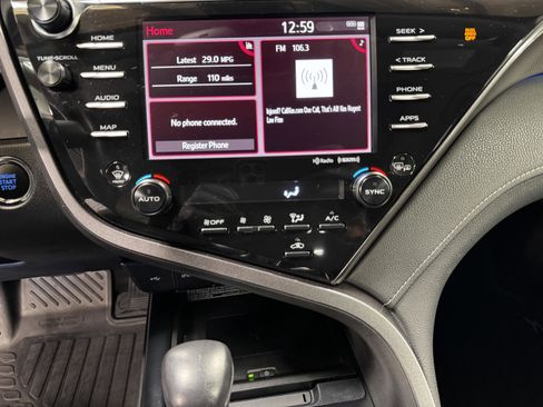 Used 2020 Toyota Camry XSE image 30