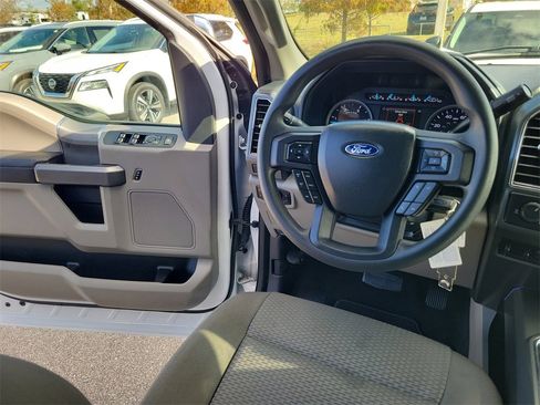 Used 2022 Ford F250 XLT w/ XLT Premium Package image 23