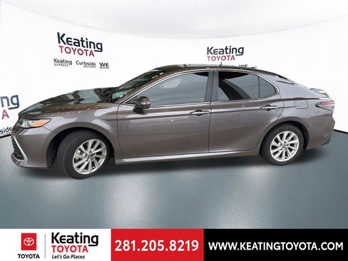 Used 2024 Toyota Camry LE image 4