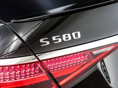 Certified 2023 Mercedes-Benz S 580 4MATIC Sedan image 11
