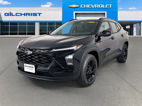 New 2026 Chevrolet Trax LT w/ Midnight Edition FWD image 3
