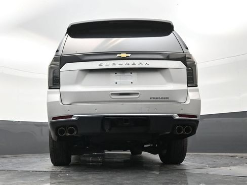 Used 2025 Chevrolet Suburban Premier RWD image 22