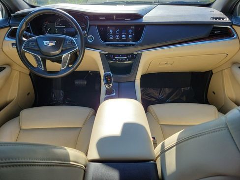 Used 2018 Cadillac XT5 Luxury w/ Driver Awareness Package image 16