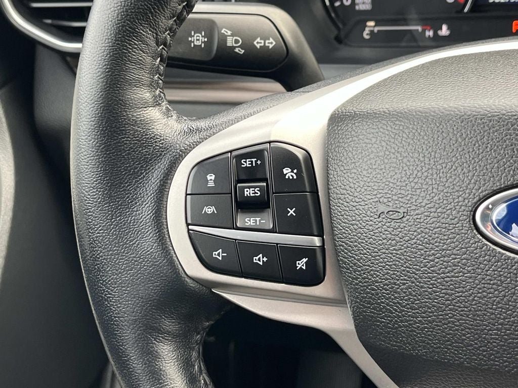 Used 2022 Ford Explorer Limited AWD/4WD image 16